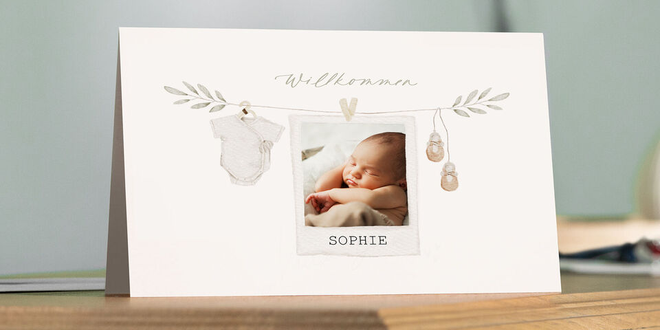 Willkommenskarte für ein Baby mit einem Foto und dem Namen Sophie
