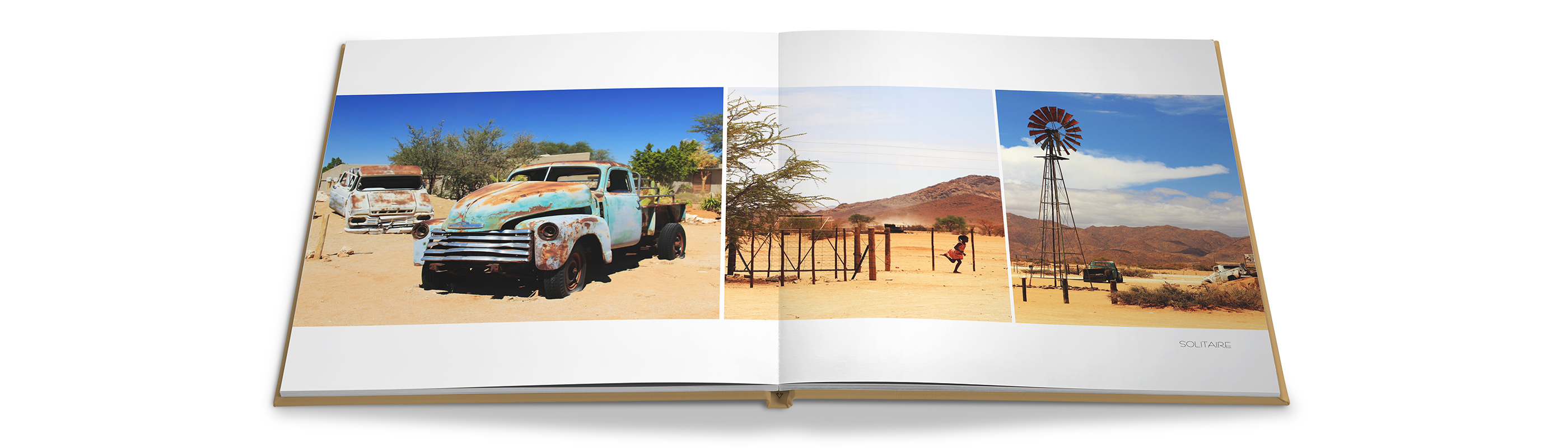 CEWE FOTOBUCH mit bunten Urlaubsfotos und Landschaften